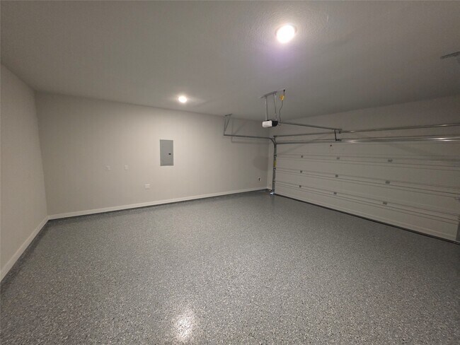 Building Photo - 110 Elm
