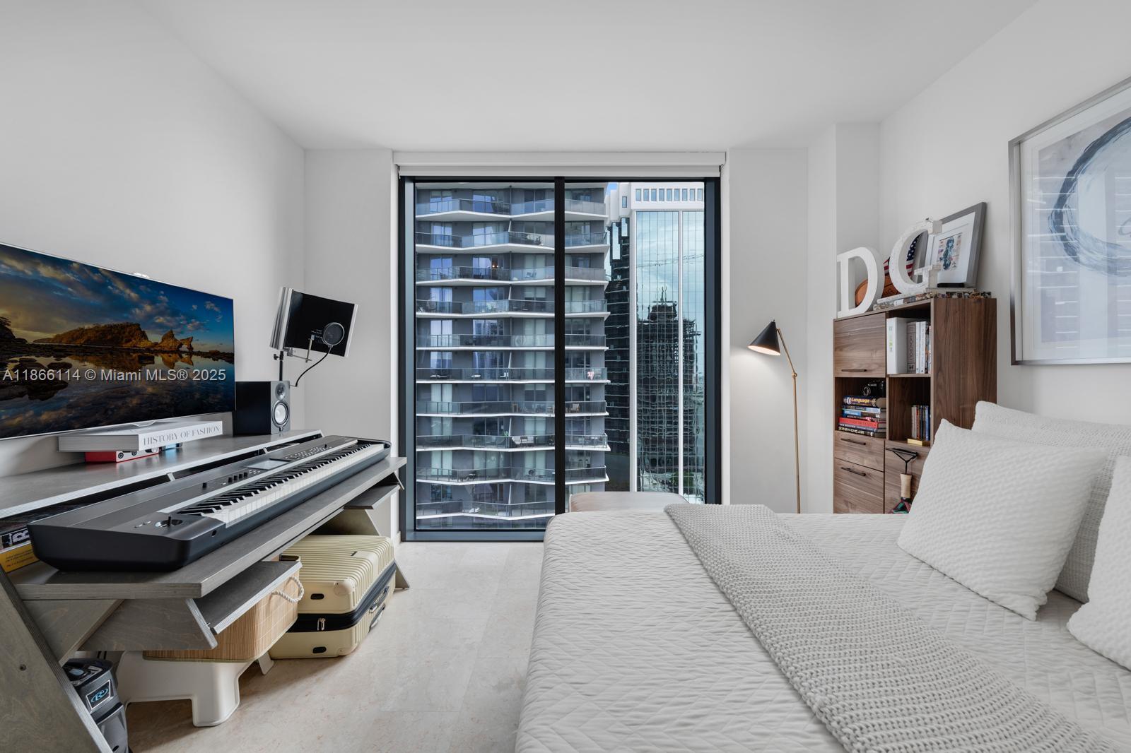 Building Photo - 88 SW 7th St