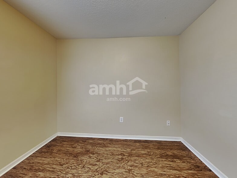 Building Photo - 10527 Juliano Dr