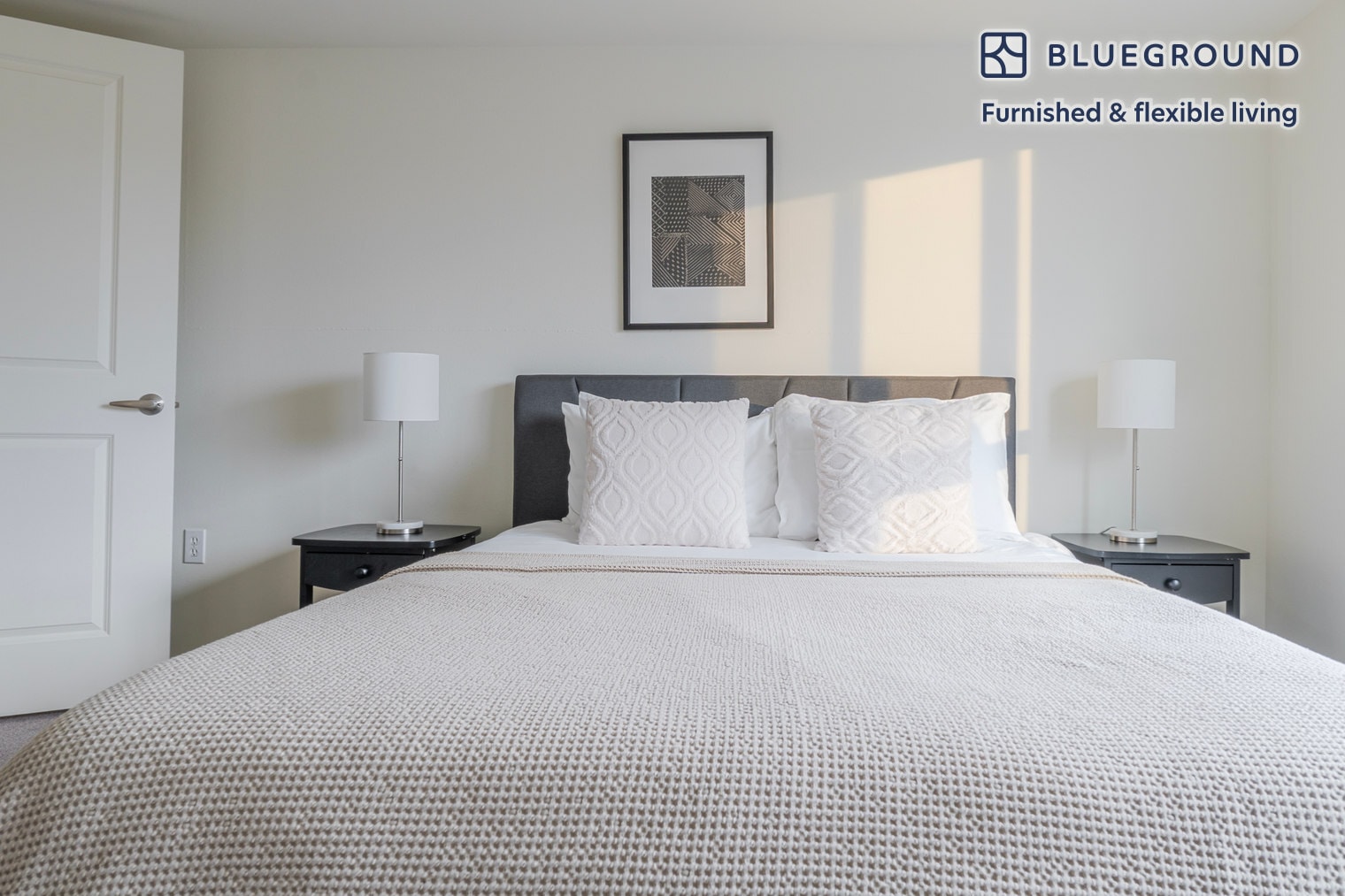 Building Photo - 362 Bellevue Way NE