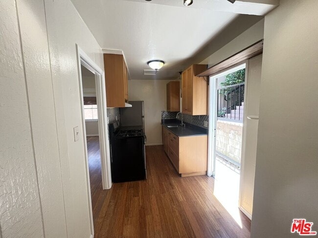 Building Photo - 2019 Cypress Ave.