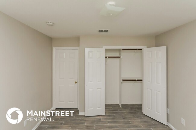 Building Photo - 3164 Kingswood Ct