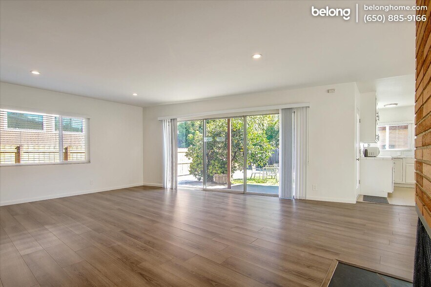 Building Photo - 11856 Beatrice St