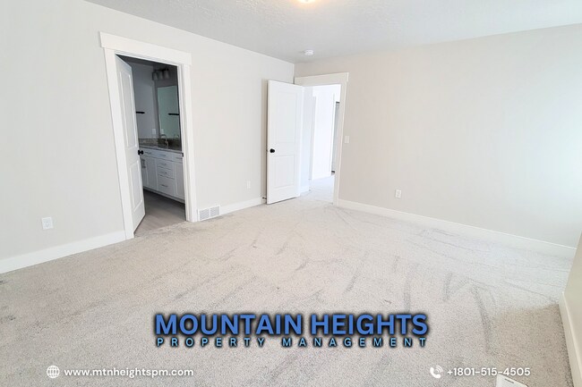 Building Photo - 2234 W Northridge Dr