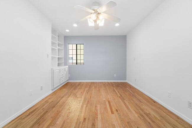 Building Photo - 8643 Clifton Way