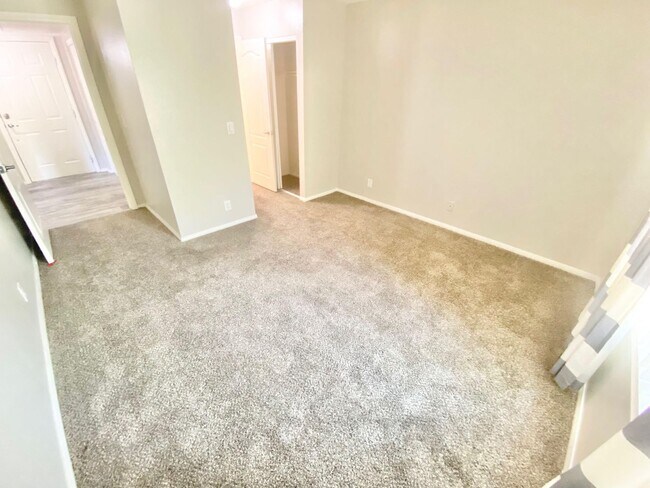 Building Photo - ADORABLE GATED CONDO LOCATED IN A GATED CO...