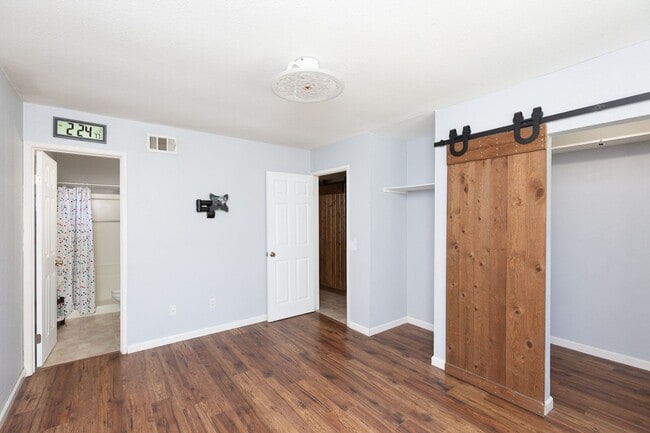 Building Photo - 3 Bed, 2 Bath Single Level Home in Mira Mesa