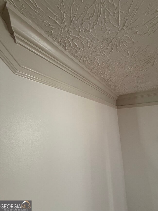 Building Photo - 5460 Hampton Ct