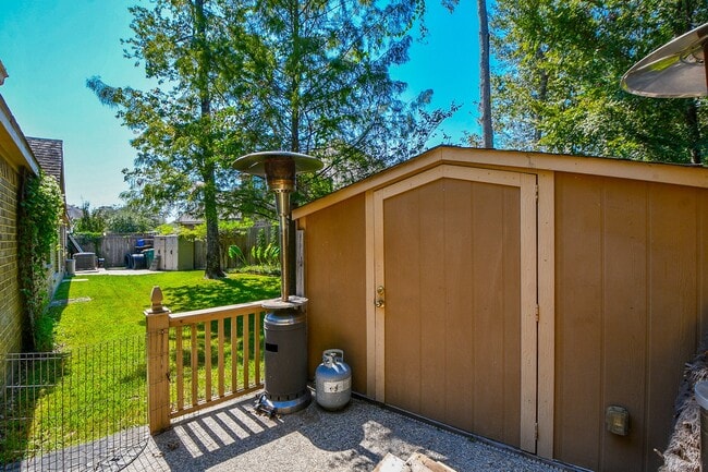 Building Photo - 23335 Robinson Pond Dr