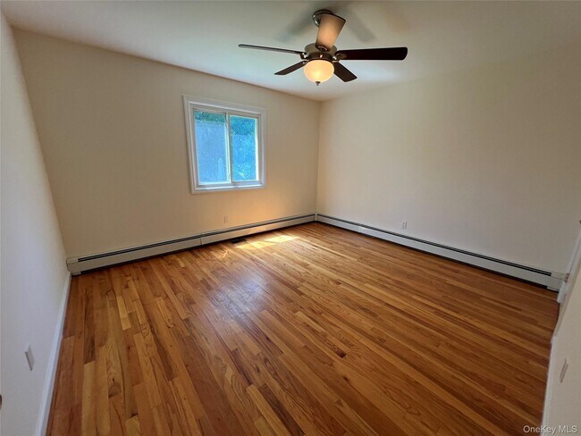 Building Photo - 5 Dunes Ln