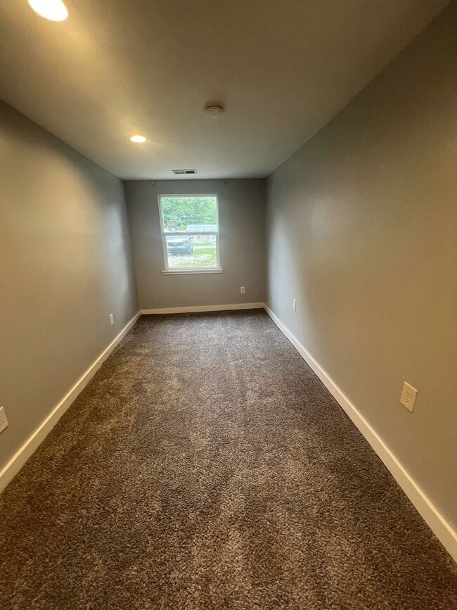 Building Photo - 4939 Graston Ave