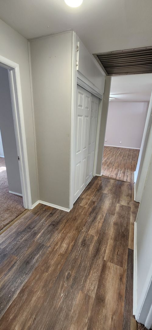 Building Photo - Great 3 bedroom 2 bath rancher at an amazi...