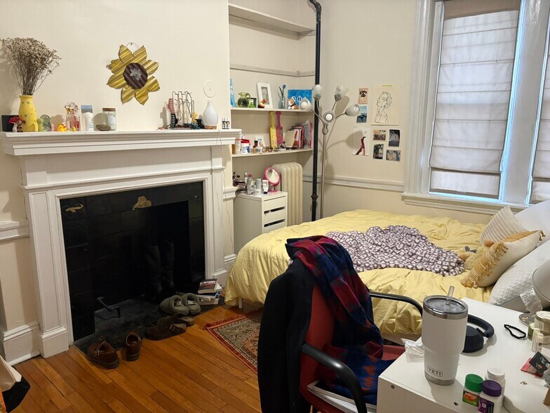 Building Photo - 54 Egmont St