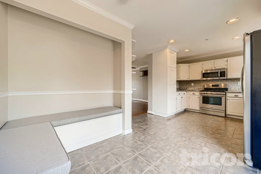 Building Photo - 38 Glyndon Gate Way