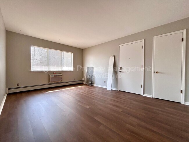 Building Photo - 143 Exchange St SE