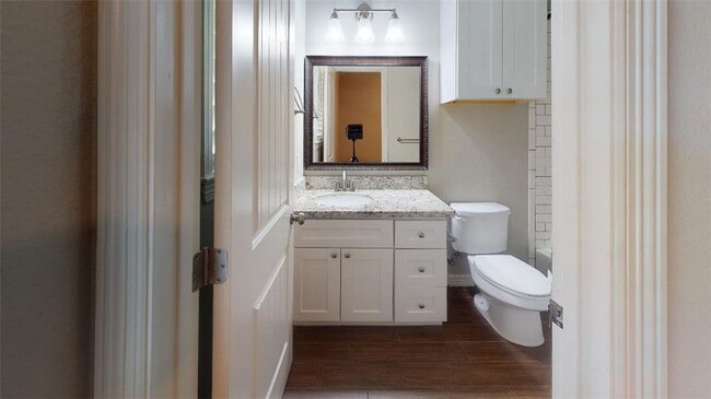 Building Photo - 302 Gilchrist Ave