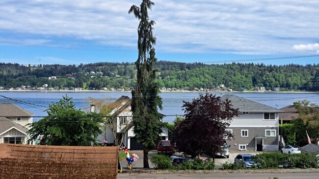 Building Photo - 1 Bedroom Rambler in Mannette