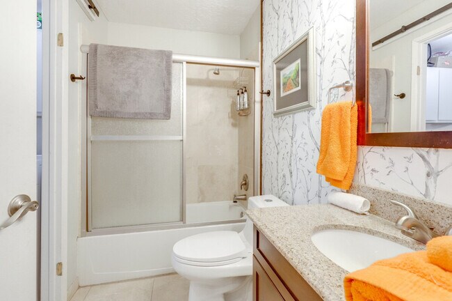 Building Photo - 440 Bernice Ln