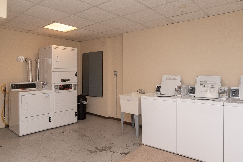 Building Photo - 2832 W Palmer St