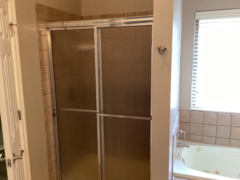 Building Photo - 17533 Zinc Dr