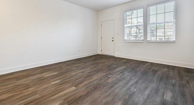 Building Photo - 2702 Winthrop Ave