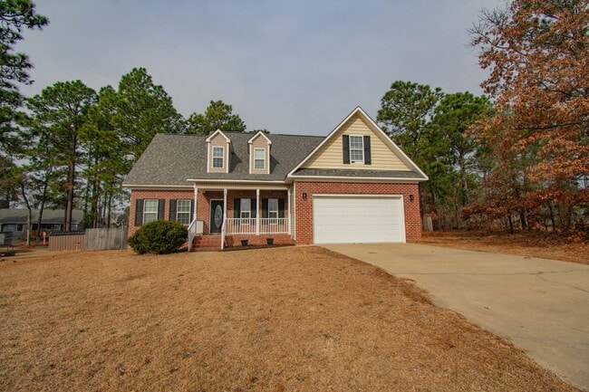 Building Photo - Available March 1! 4 Bedroom 2.5 Bathroom With Bonus and Screened in Porch!