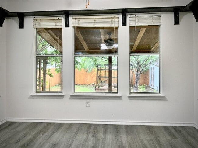 Building Photo - 1910 Marysol Trail