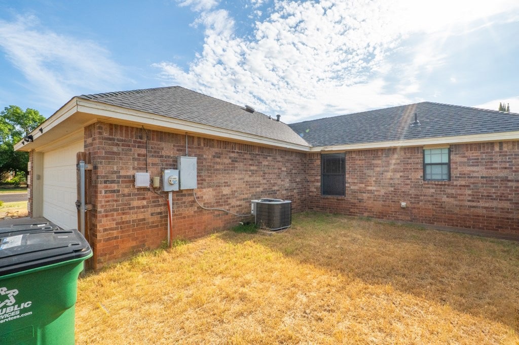 Building Photo - 6013 Stratford Ave