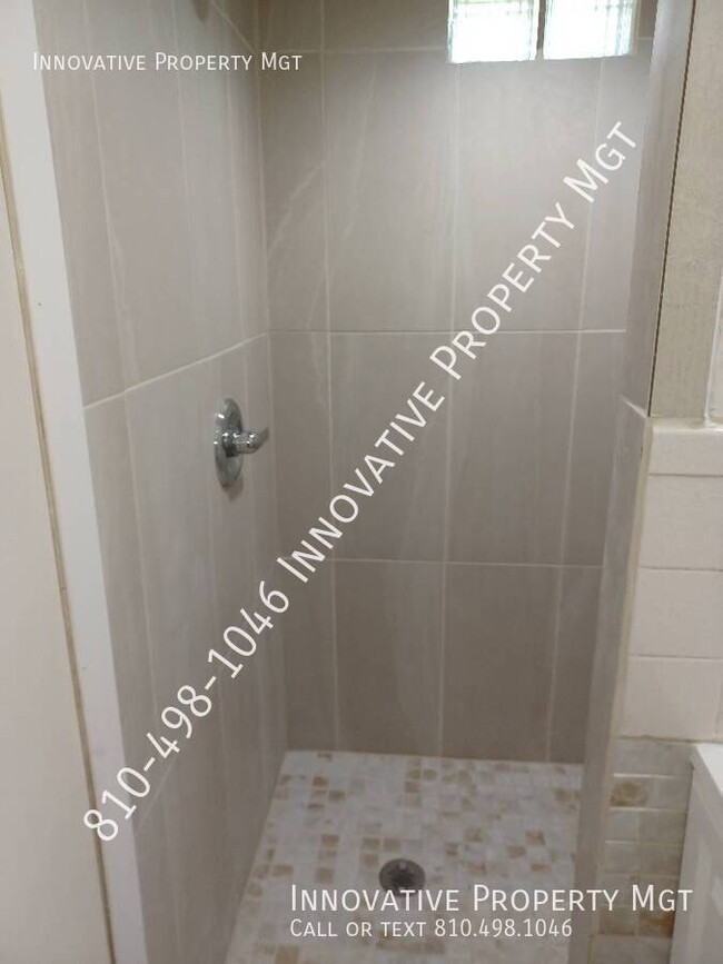 Building Photo - 5181 1/2 N. Elms-#1