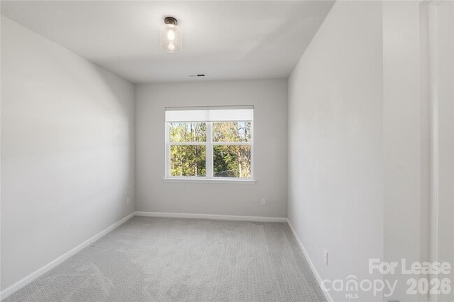 Building Photo - 423 Vinroot Aly