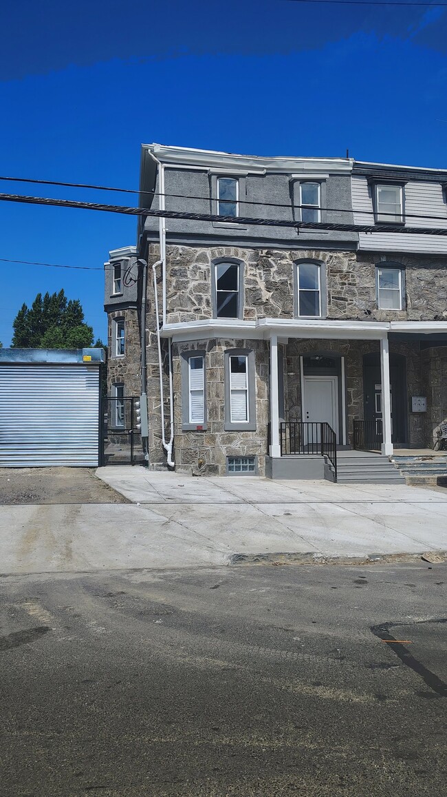 Building Photo - 3412 N 19th St