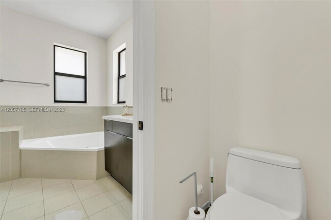 Building Photo - 10204 NW 86th St