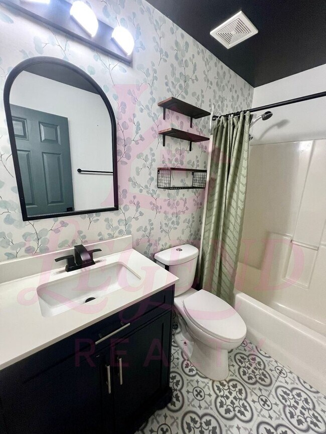 Building Photo - MOVE IN READY - Atrium Ranch for Rent in O...