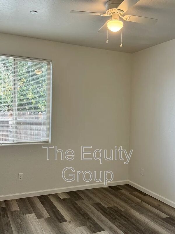 Building Photo - 2302 S Grand St