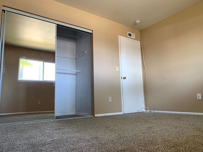 Building Photo - 4917 Roja Dr
