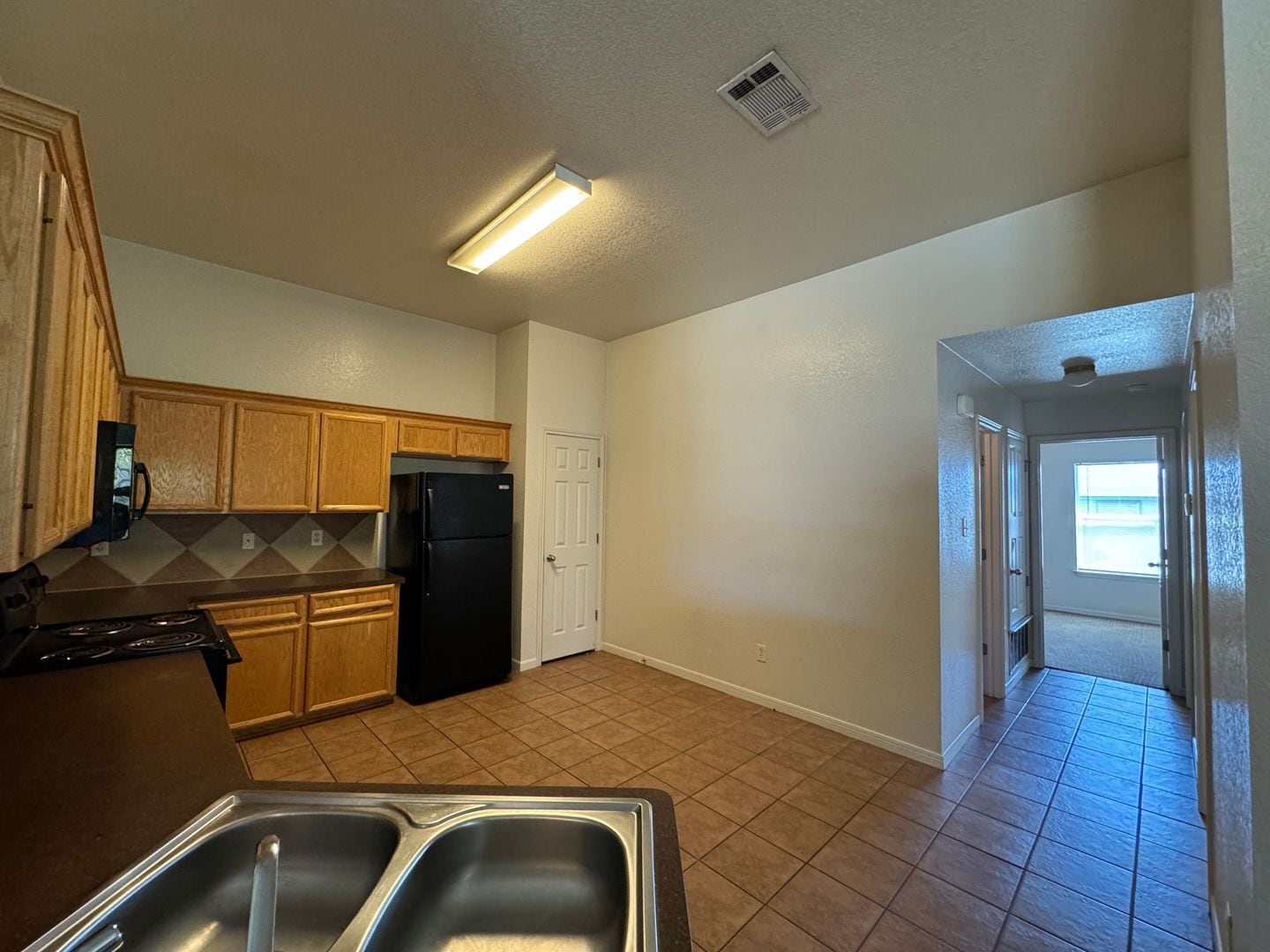 Building Photo - 1204 Cinch Dr