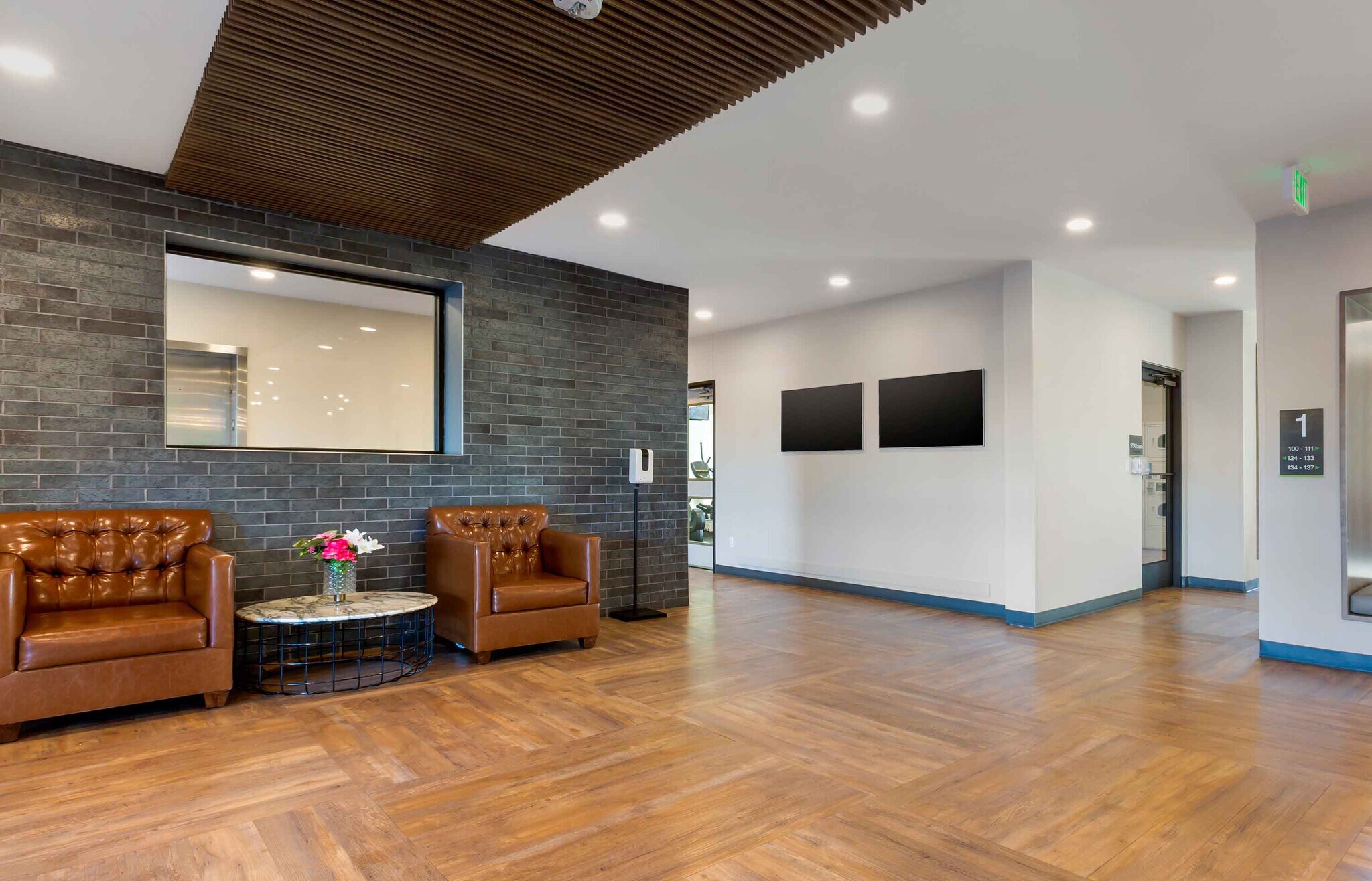 Building Photo - Furnished Studio-Chandler