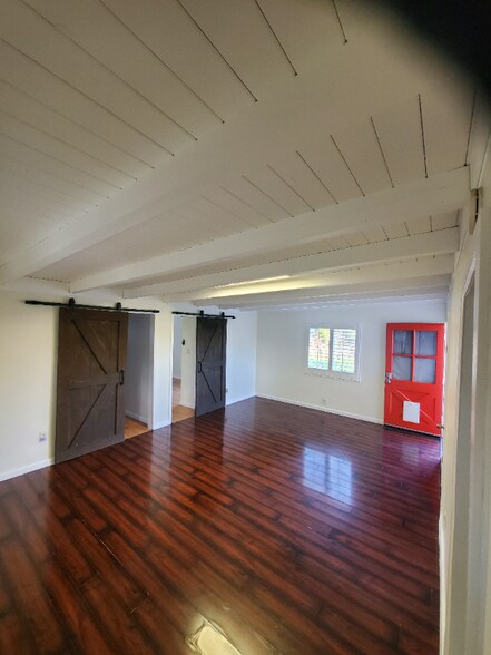 Building Photo - 9215 Nichols St