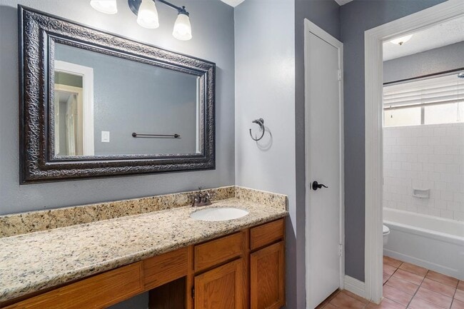 Building Photo - 2790 Wood Hollow Dr