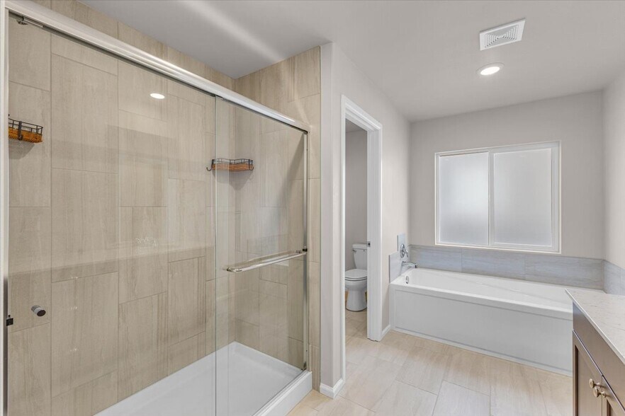 Building Photo - 1521 10th Pl