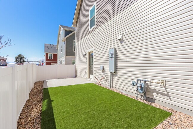 Building Photo - 18571 E 47th Ave