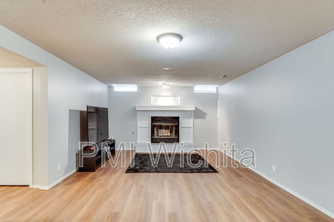 Building Photo - 10034 Bayley Ct