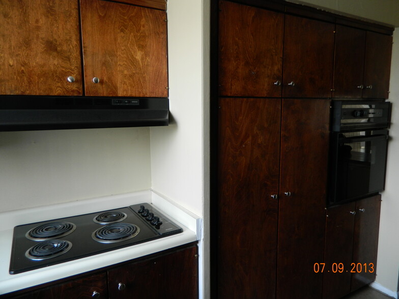 Building Photo - 6979 Palm Ct