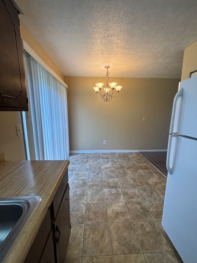 Building Photo - 409 Shelby Ave