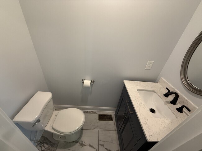 Building Photo - 203 Casting Ct
