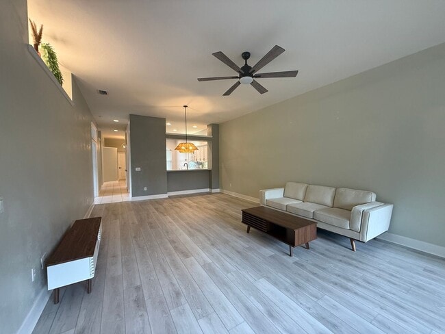 Building Photo - Beautiful 3 Bedroom 2 Bath Halifax Plantation Home AVAILABLE IMMEDIATELY!!!