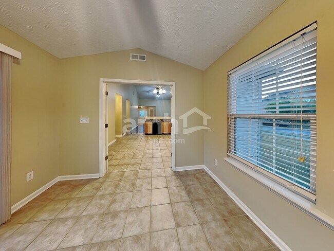 Building Photo - 11 Fillmore Way