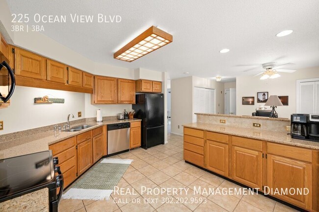 Building Photo - 225 Ocean View Blvd