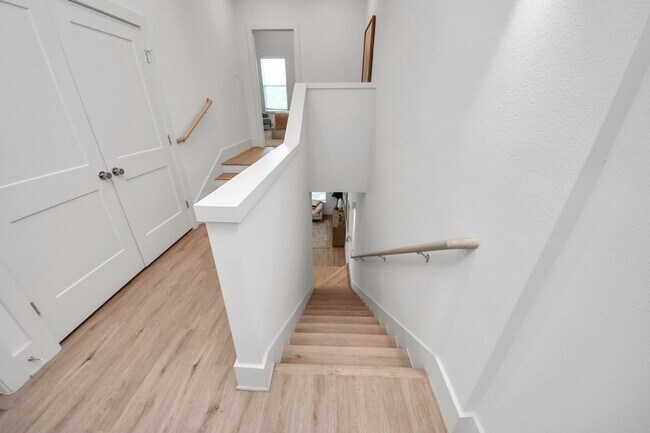 Building Photo - 1053 Glenn Ave