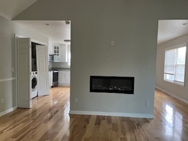 Building Photo - 1413 Hopkins Ave